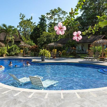 Hotel Suizo Loco Lodge & Resort Cahuita Exteriör bild