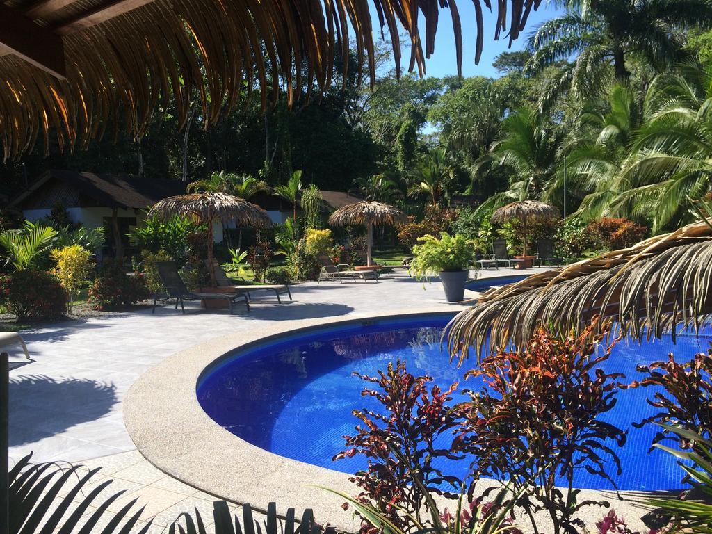 Hotel Suizo Loco Lodge & Resort Cahuita Exteriör bild