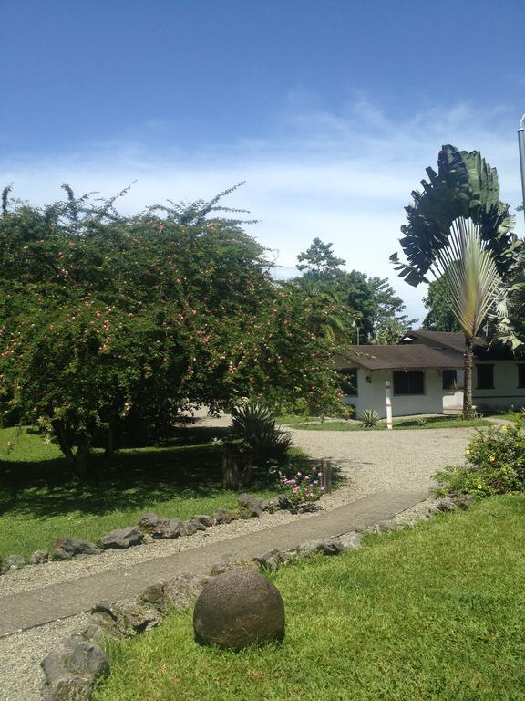 Hotel Suizo Loco Lodge & Resort Cahuita Exteriör bild