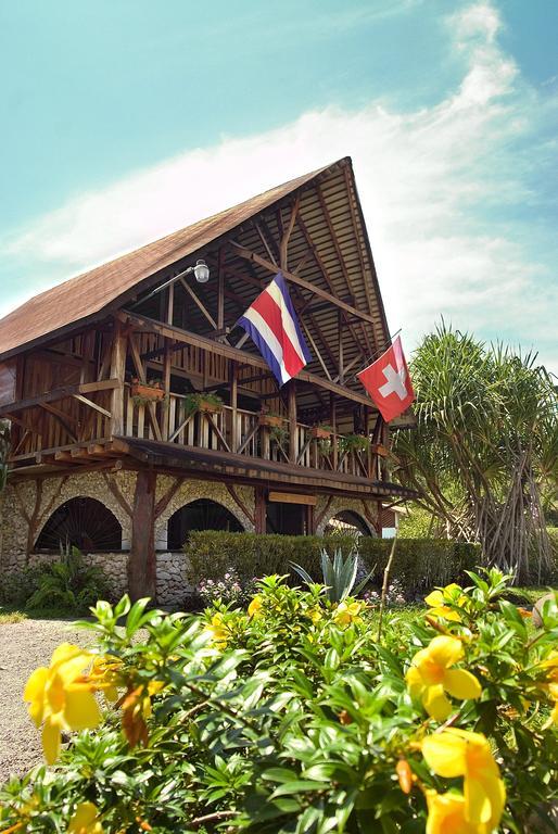 Hotel Suizo Loco Lodge & Resort Cahuita Exteriör bild