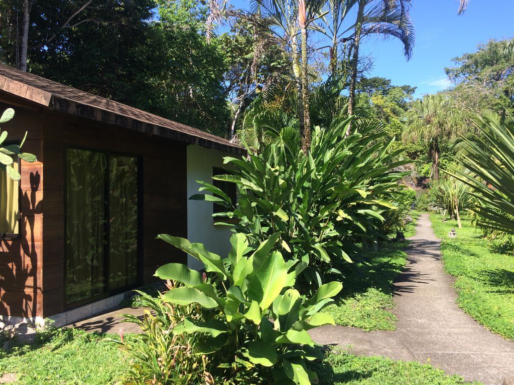 Hotel Suizo Loco Lodge & Resort Cahuita Exteriör bild