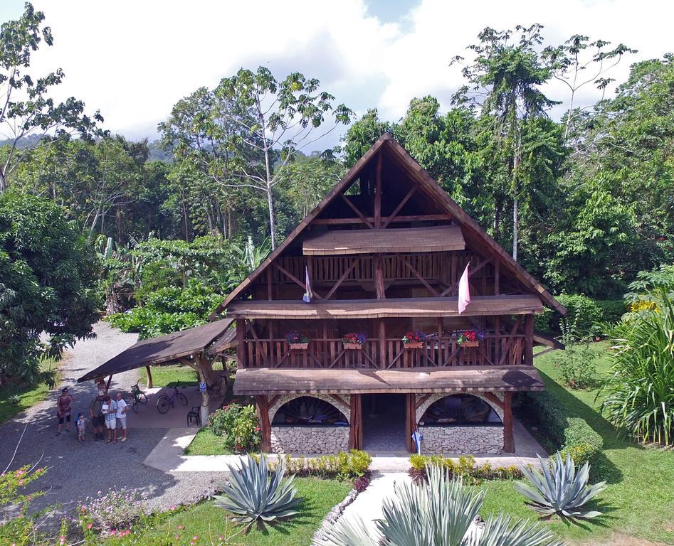 Hotel Suizo Loco Lodge & Resort Cahuita Exteriör bild